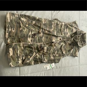 Brand new camo vest